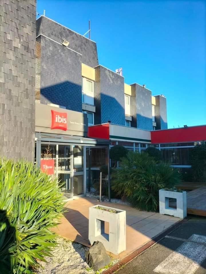 Отель Ibis Saint Brieuc Yffiniac Экстерьер фото