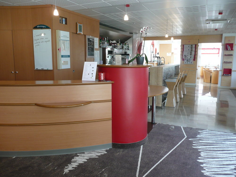 Отель Ibis Saint Brieuc Yffiniac Экстерьер фото